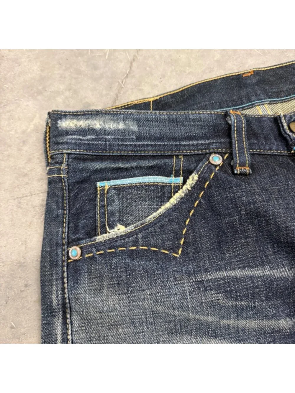 2000's Levi's 705 Selvedge Japanese Denim Jeans